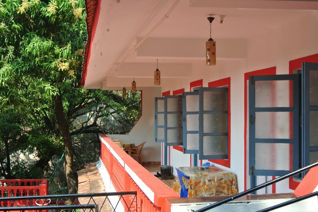 Arjun Villa Guest House อันจูนา ภายนอก รูปภาพ